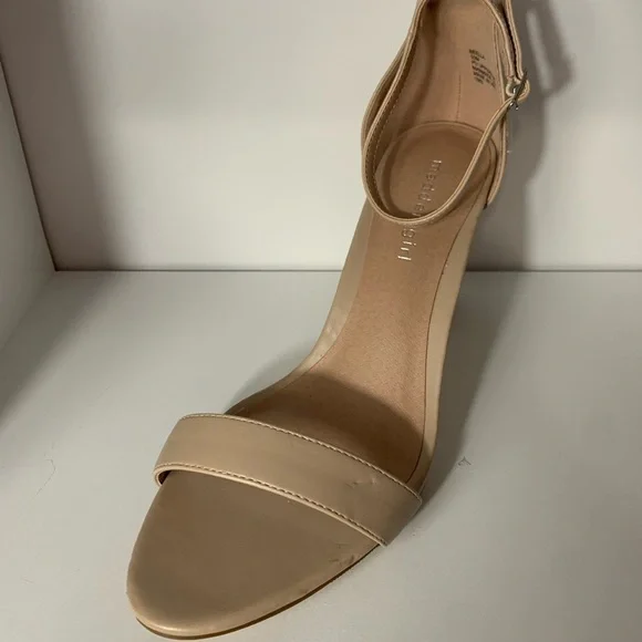 Madden girl Women's Open Toe Ankle Strap Block Chunky Heels Sandals, Nude - Picture 7 of 12